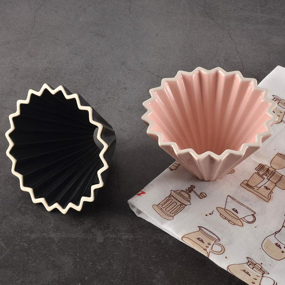 Ceramics Origami Style V60 Filter Cup Coffee Dripper Coffee Cup Pour Over Brewer for 1-2 Cups Filter Paper V60 Coffee Dripper